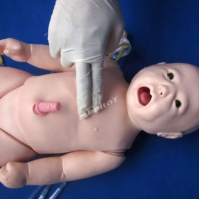 Muñeca de bebé de lactancia viva para la práctica de la enfermería neonatal en el maniquí de tamaño de vida humana